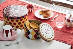 Alessi Circus Glass Jar, 0,5 L -Kitchenware Store 0038 CircusBreakfast closeup A4 3500pxl 1