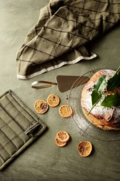 Ferm LIVING Hale Pot Holder, Set Of 2, Green - Black -Kitchenware Store 05 11858