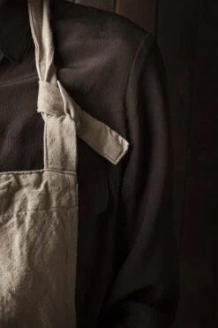 Ferm LIVING Hale Apron, Sand 7 Ferm LIVING Hale Apron, Sand -Kitchenware Store 07 b 11894