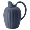 Georg Jensen Bernadotte Thermo Jug, 1 L, Dusk Blue 2 Georg Jensen Bernadotte Thermo Jug, 1 L, Dusk Blue -Kitchenware Store 10019711 BERNADOTTE THERMO JUG BLUE PP ABS PLASTIC 1L 01