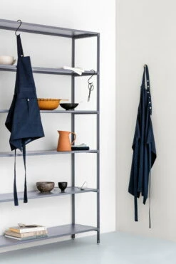 The Organic Company Creative And Garden Apron, Black 9 The Organic Company Creative And Garden Apron, Black -Kitchenware Store 1031 Creative And Garden Apron 1037 Apron With Pocket Lifestyle 01