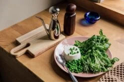 Ferm LIVING Pebble Grinder, Dark Brown -Kitchenware Store 3 pastaa helmikuu 23 7