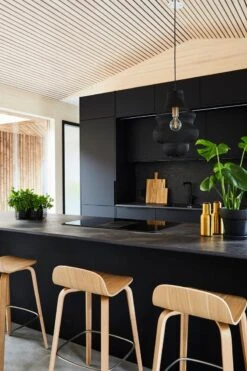 MENU Bottle Grinder, 2 Pcs, Brushed Brass - Walnut 9 MENU Bottle Grinder, 2 Pcs, Brushed Brass - Walnut -Kitchenware Store 38 Hetena Finlog 004