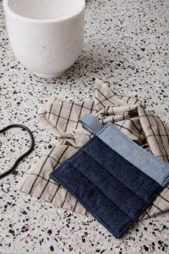 Ferm LIVING Hale Tea Towel, Sand - Black 11 Ferm LIVING Hale Tea Towel, Sand - Black -Kitchenware Store 64 9780