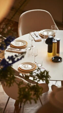 HAY Salt & Pepper Mill, M, Yellow 12 HAY Salt & Pepper Mill, M, Yellow -Kitchenware Store AAC 127 Flamiber cream A5 chrome base PC Portable black Salt and Pepper yellow Salt and Pepper terracotta Sunday Cutlery Enamel Dish sprinkle black