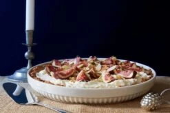 Arabia Uunikokki Pie Dish 28 Cm 11 Arabia Uunikokki Pie Dish 28 Cm -Kitchenware Store ARABIA Joulukalenteri Uunikokki piirakkav