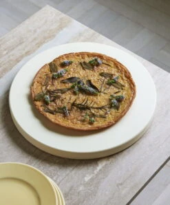 HAY Chopping Board, Round, L, Off White 12 HAY Chopping Board, Round, L, Off White -Kitchenware Store Chopping Board Round L off white