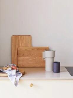 Form & Refine Cross Cutting Board, Medium -Kitchenware Store FR Cross Cuttingboards Alcoa Pitcher 1