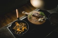 Fiskars Norden Cast Iron Frying Pan, 26 Cm -Kitchenware Store Fiskars Cooking Norden Frying pan 28cm frying mushrooms 1026571