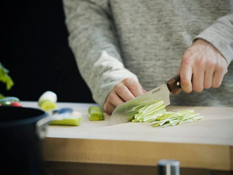 Fiskars Norr Santoku Knife 4 Fiskars Norr Santoku Knife - Image 2