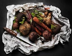 Fiskars Norr Chef's Knife 10 Fiskars Norr Chef's Knife -Kitchenware Store Fiskars Kitchen Environmental Hard Face Steel Norr knife Keyvisual 28329