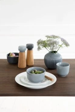 Kähler Hammershøi Grinder, 17,5 Cm, Anthracite 10 Kähler Hammershøi Grinder, 17,5 Cm, Anthracite -Kitchenware Store Hammersh i 018 1