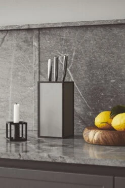 By Lassen K'Block Knife Holder/container, Dark Grey -Kitchenware Store Heg Mller 210622 byLassen Sllerd og kvanum10704