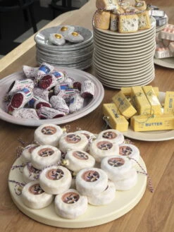 HAY Chopping Board, Round, L, Off White 13 HAY Chopping Board, Round, L, Off White -Kitchenware Store Inge Glas Christmas Ornaments Chopping Board Round L off white Soft Ice Lunch Plate grey