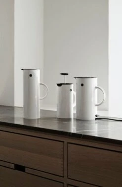 Stelton EM77 Electric Kettle, White -Kitchenware Store LS 890 1 EM77 electric kettle 811 French press 960 vacuum jug 1L