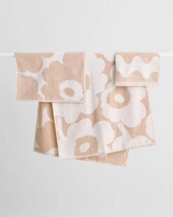 Marimekko Pieni Unikko Kitchen Towel, Off White - Beige -Kitchenware Store MM Cont Unikko towels beige