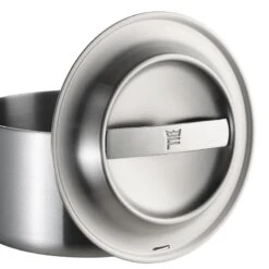 Fiskars Norden Steel Saucepan, 1,8 L, Uncoated 11 Fiskars Norden Steel Saucepan, 1,8 L, Uncoated -Kitchenware Store Norden steel casserole detail lid