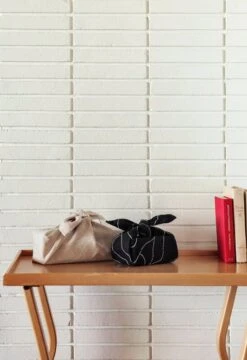 Saana Ja Olli Rakkauden Meri Tea Towel/place Mat, Beige - White 7 Saana Ja Olli Rakkauden Meri Tea Towel/place Mat, Beige - White -Kitchenware Store Rakkauden meri Saana ja Olli hi res kuva Suvi Kesalainen 24