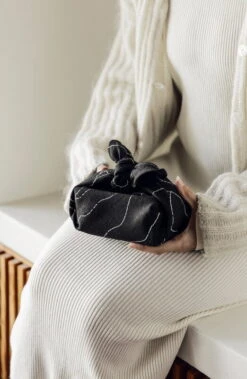 Saana Ja Olli Rakkauden Meri Tea Towel/place Mat, Black - White 7 Saana Ja Olli Rakkauden Meri Tea Towel/place Mat, Black - White -Kitchenware Store Rakkauden meri Saana ja Olli hi res kuva Suvi Kesalainen 26