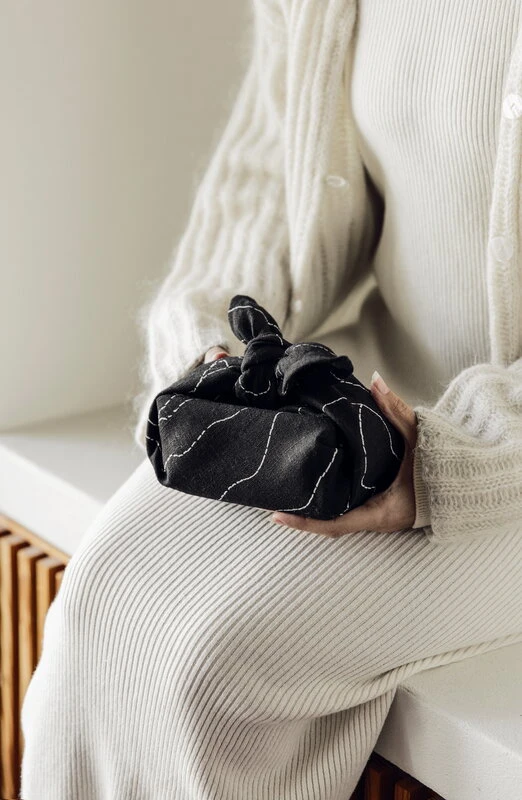 Saana Ja Olli Rakkauden Meri Tea Towel/place Mat, Black - White 5 Saana Ja Olli Rakkauden Meri Tea Towel/place Mat, Black - White - Image 3