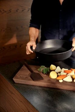 Rosendahl RÅ Spatula, Ash -Kitchenware Store Rosendahl 2022 23109 23105 01 1