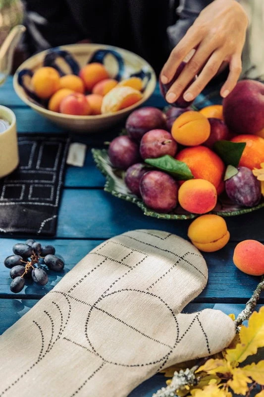 Saana Ja Olli Unien Talo Pot Holder/trivet, Black 5 Saana Ja Olli Unien Talo Pot Holder/trivet, Black - Image 3