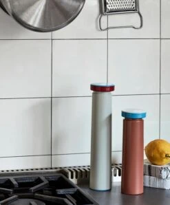 HAY Salt & Pepper Mill, M, Terracotta 11 HAY Salt & Pepper Mill, M, Terracotta -Kitchenware Store Salt and Pepper L light grey Salt and Pepper M terracotta 1