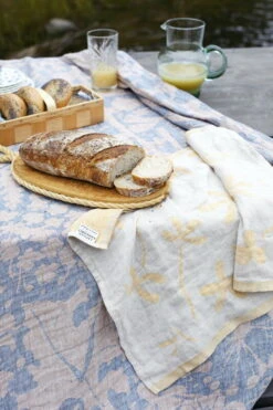 Lapuan Kankurit Friida Towel, Linen - Cloudberry -Kitchenware Store lapuankankurit villiyrtit tablecloth blueberry cinnamon and friida towel linen cloudberry 1